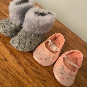 Set of 9 month shoes: winter boots & kitty shoes